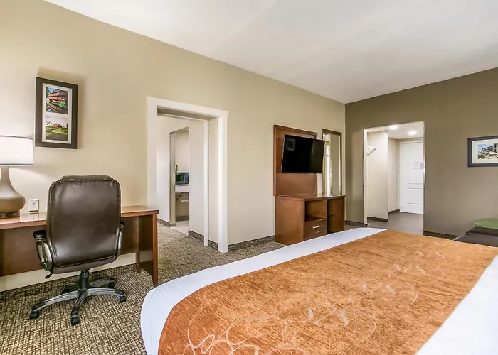 Aspire Hotel And Suites